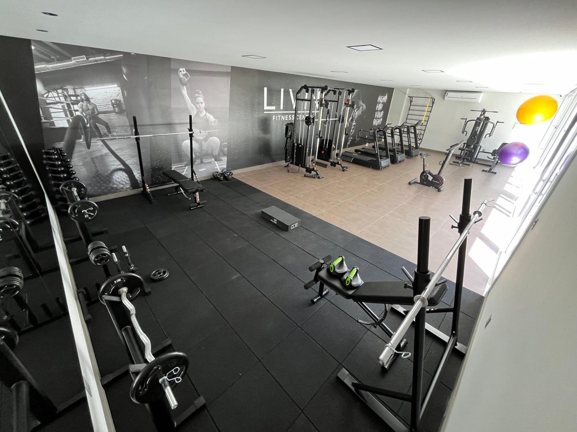 Apartment Com Piscina Aquecida E Garagem Em