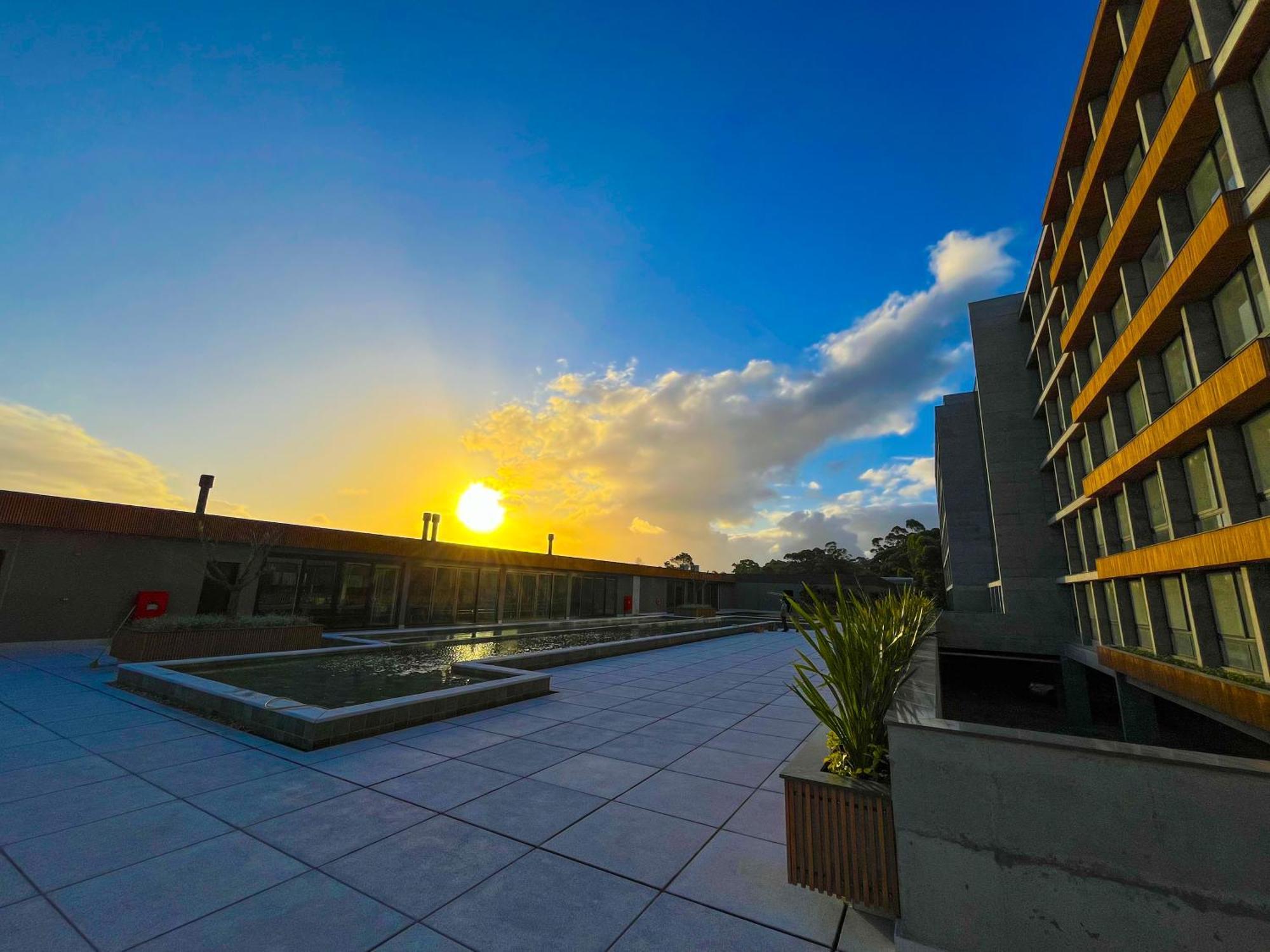 Com Piscina Aquecida E Garagem Em Apartment *
