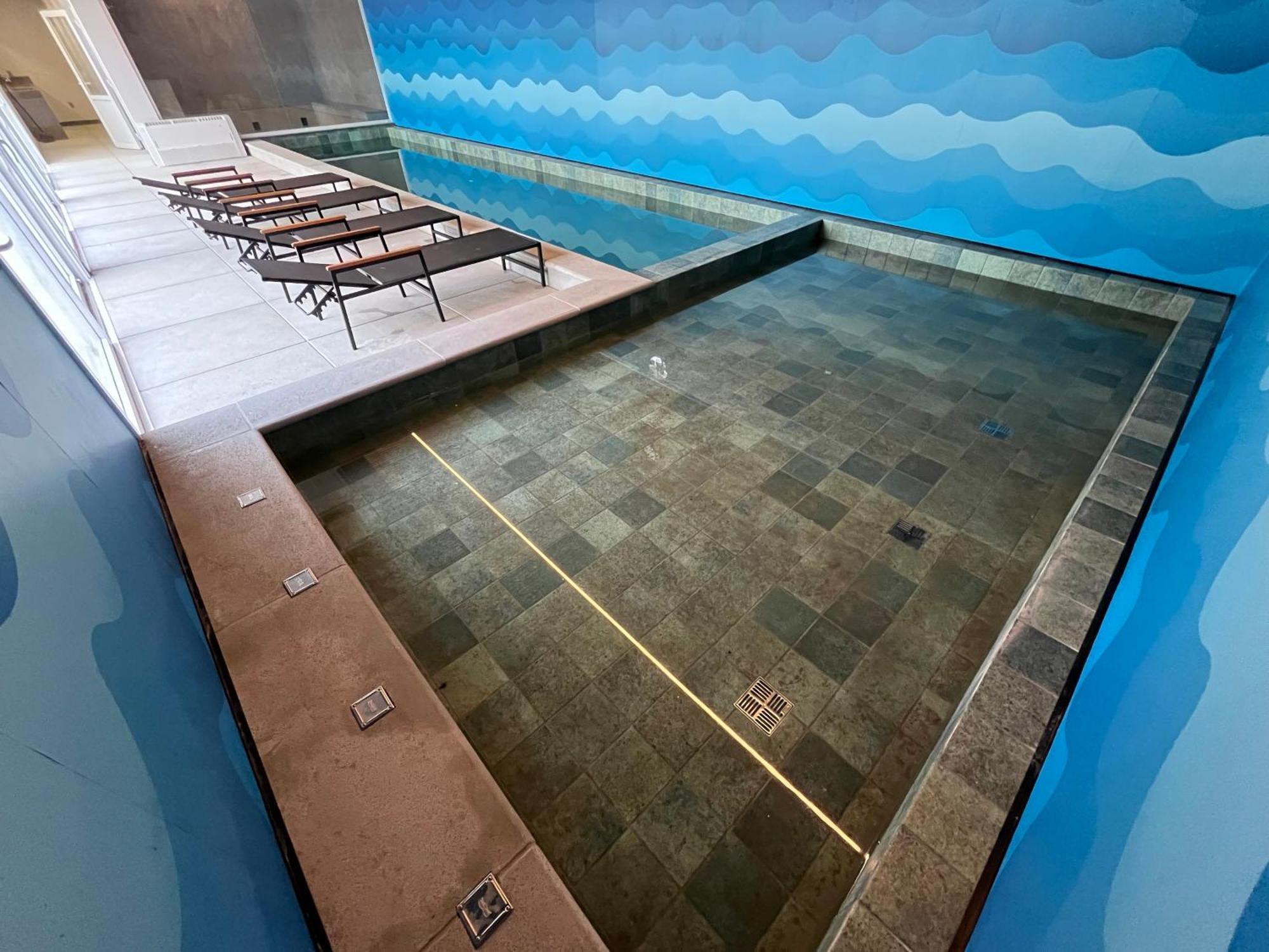 Apartment Com Piscina Aquecida E Garagem Em