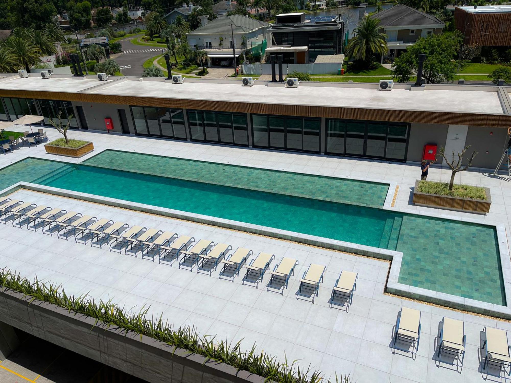 Com Piscina Aquecida E Garagem Em Xangri-la