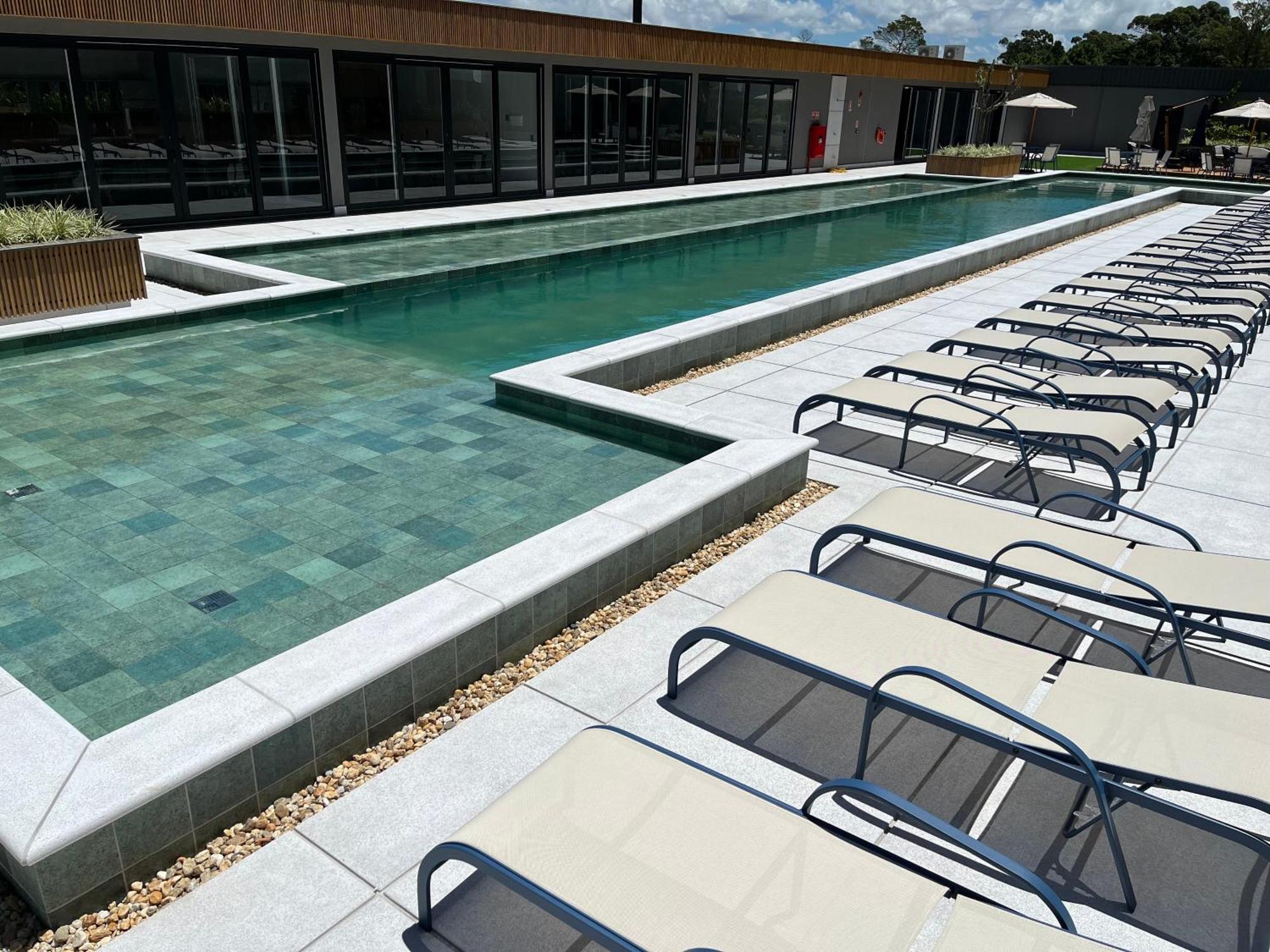 Com Piscina Aquecida E Garagem Em Apartment Xangri-la