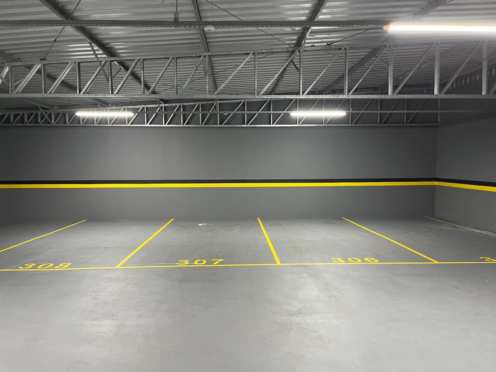 Com Piscina Aquecida E Garagem Em Xangri-la